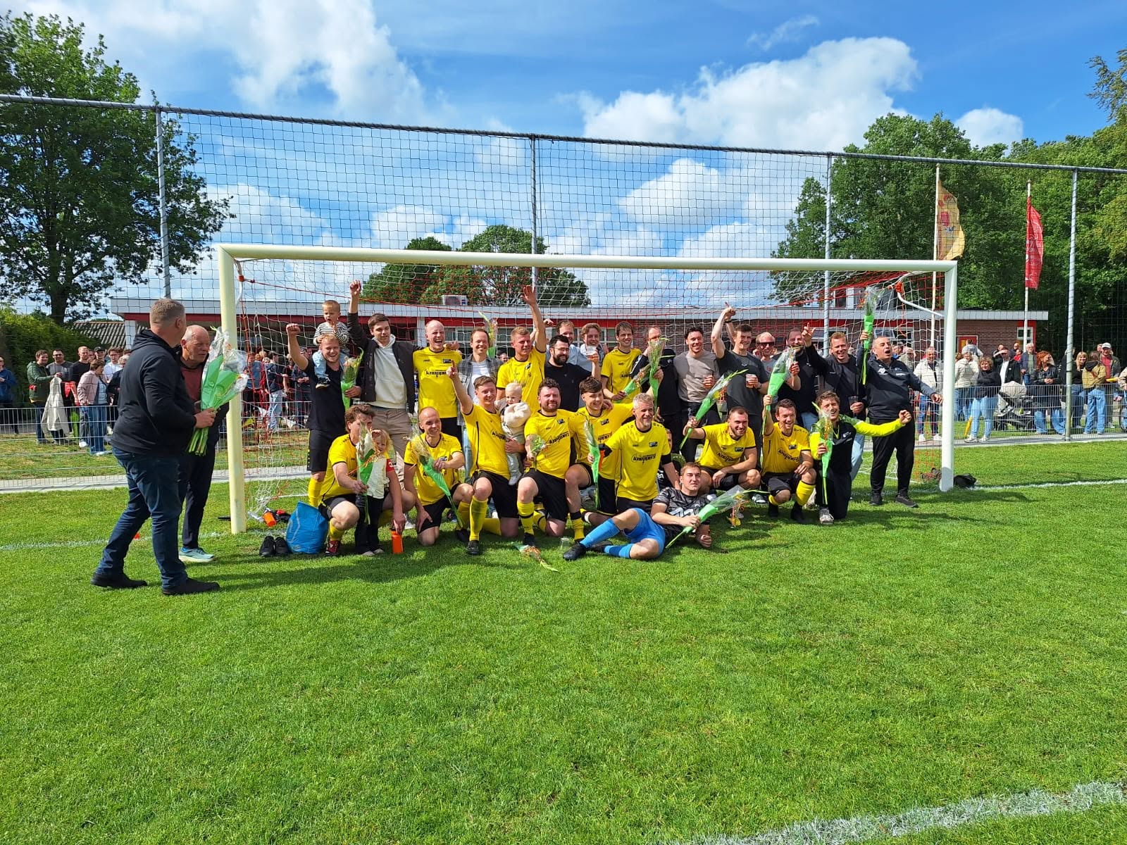 SC Makkinga promoveert naar de derde klasse na spectaculaire finale tegen Hoogersmilde